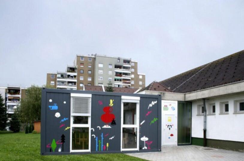 青岛活动板房屋建成的临时幼儿园